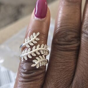 Macy's Elegant Silver Leaf Ring Size 5 Women Cubic Zirconia Rhinestones New